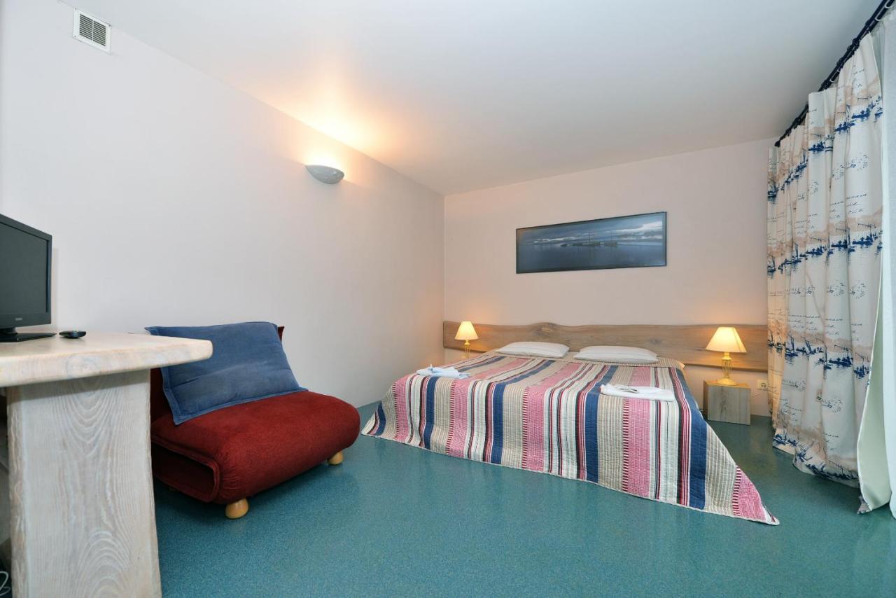Palanga Pas Vidute Hotel ภายนอก รูปภาพ